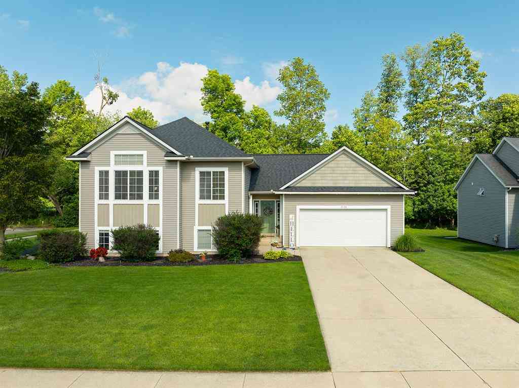 Homes For Sale - 2198 Applegate Drive Nw NW<br/> Grand Rapids, MI 49534
