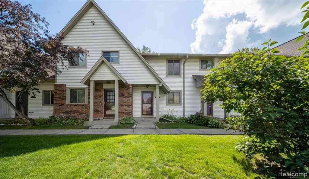 Condo For Sale - 7310 Bluewater Drive <br/> Clarkston, MI 48348