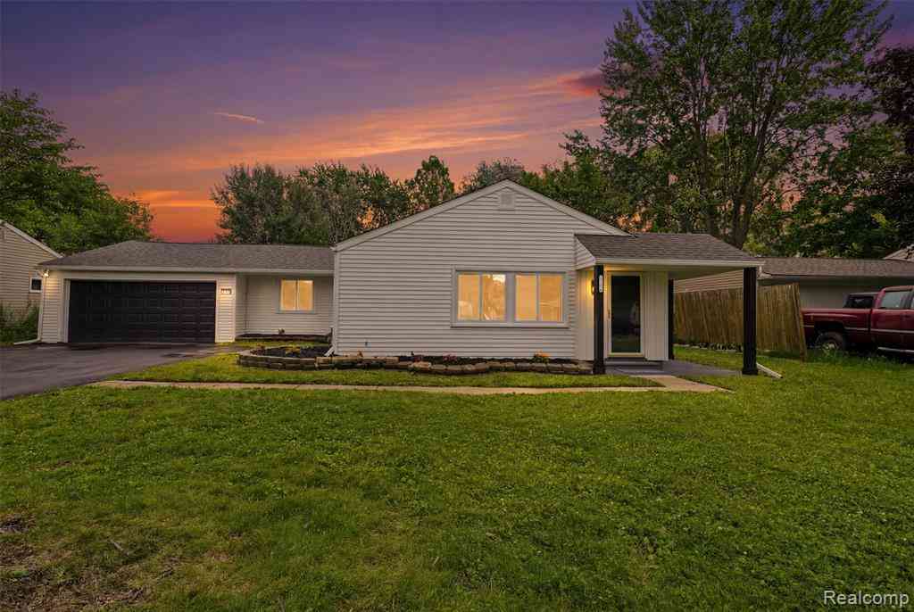 Homes For Sale - 37176 Garvin Street <br/> Macomb County, Clinton Township, MI 48036