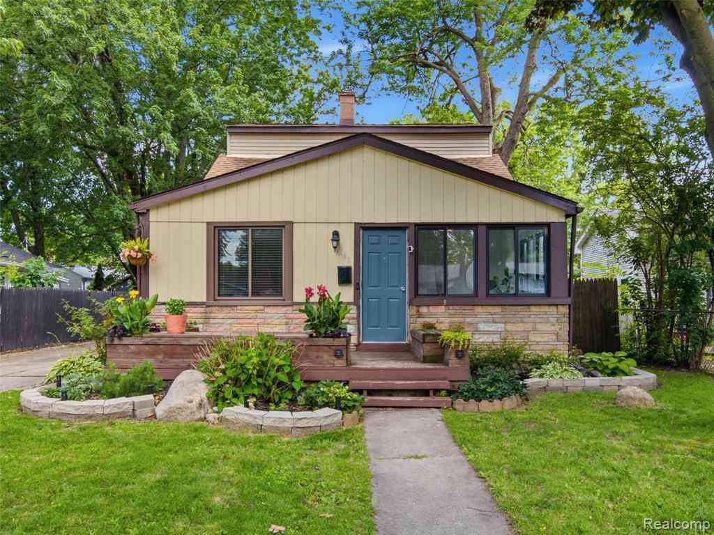 Homes For Sale - 141 W Meyers Avenue <br/> Oakland County, Hazel Park, MI 48030