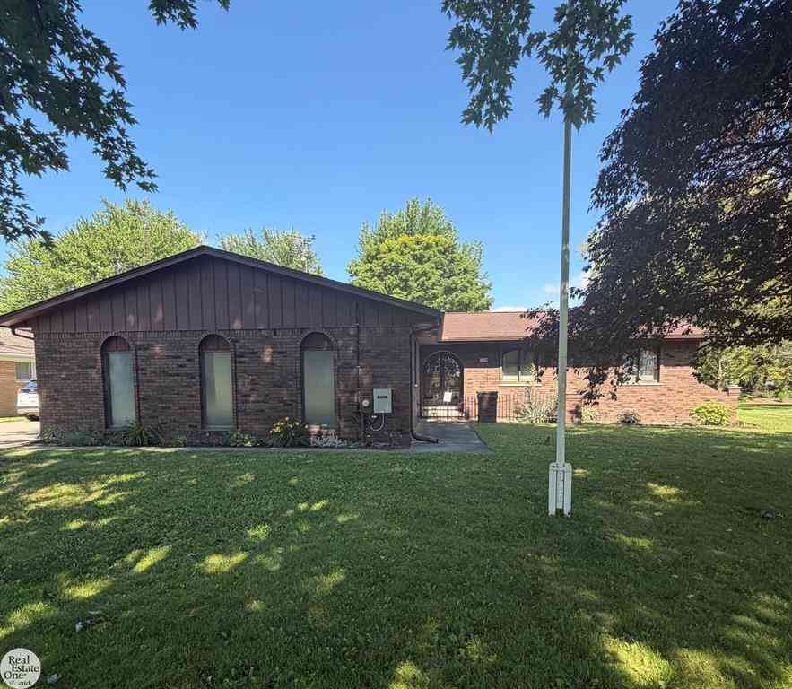 Homes For Sale - 5374 Pointe Drive <br/> Saint Clair County, East China, MI 48054