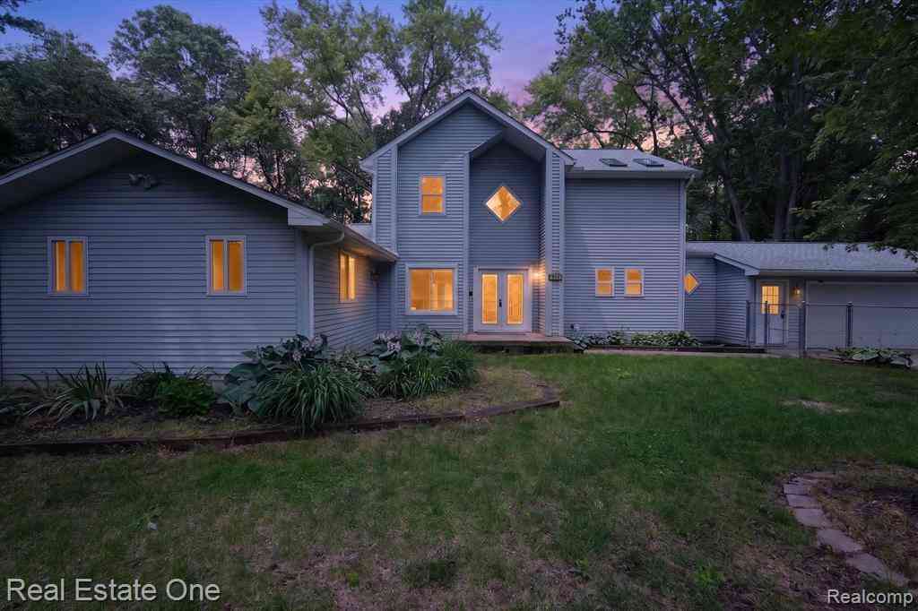 Homes For Sale - 904 N Park Street <br/> Oakland County, Highland, MI 48356
