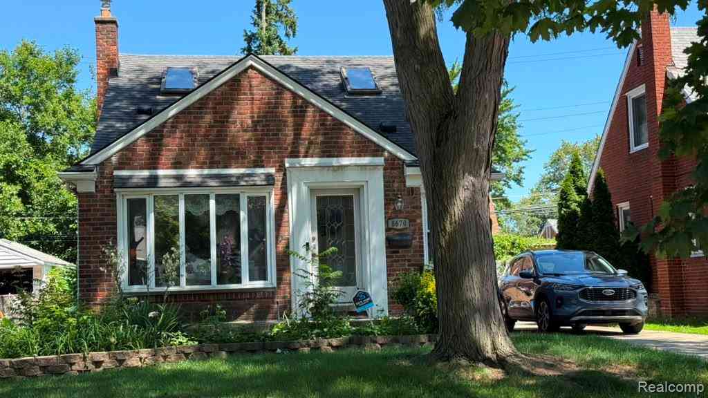 Homes For Sale - 8670 Hazelton Street <br/> Dearborn Heights, MI 48127