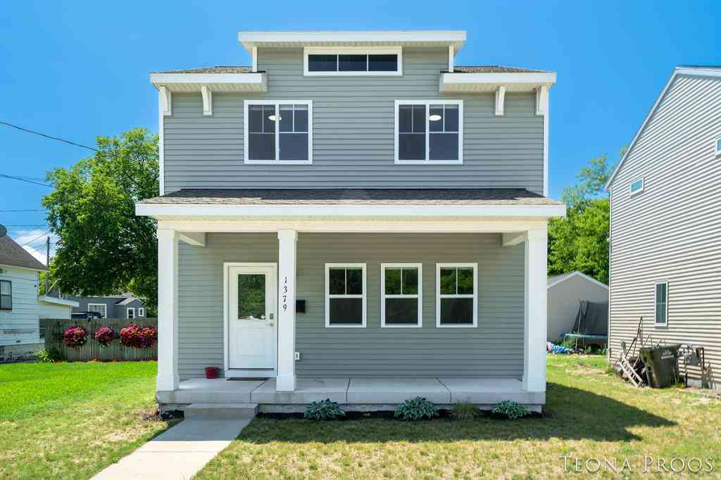 Homes For Sale - 1379 Pine Street <br/> Muskegon, MI 49442