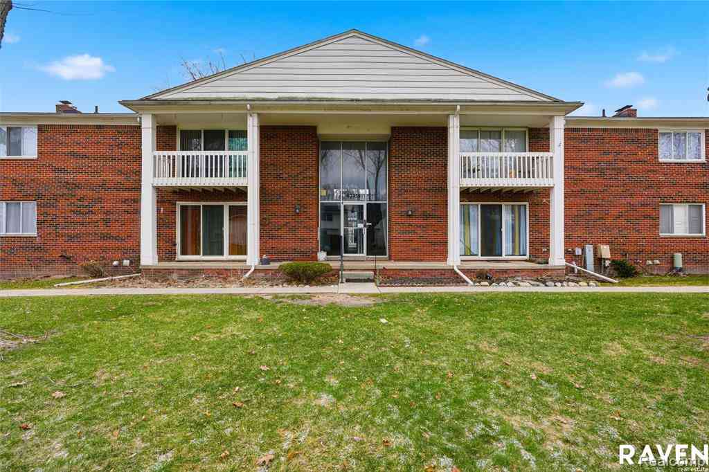 Condo For Sale - 42450 Sheldon Place  #212<br/> Clinton Township, MI 48038
