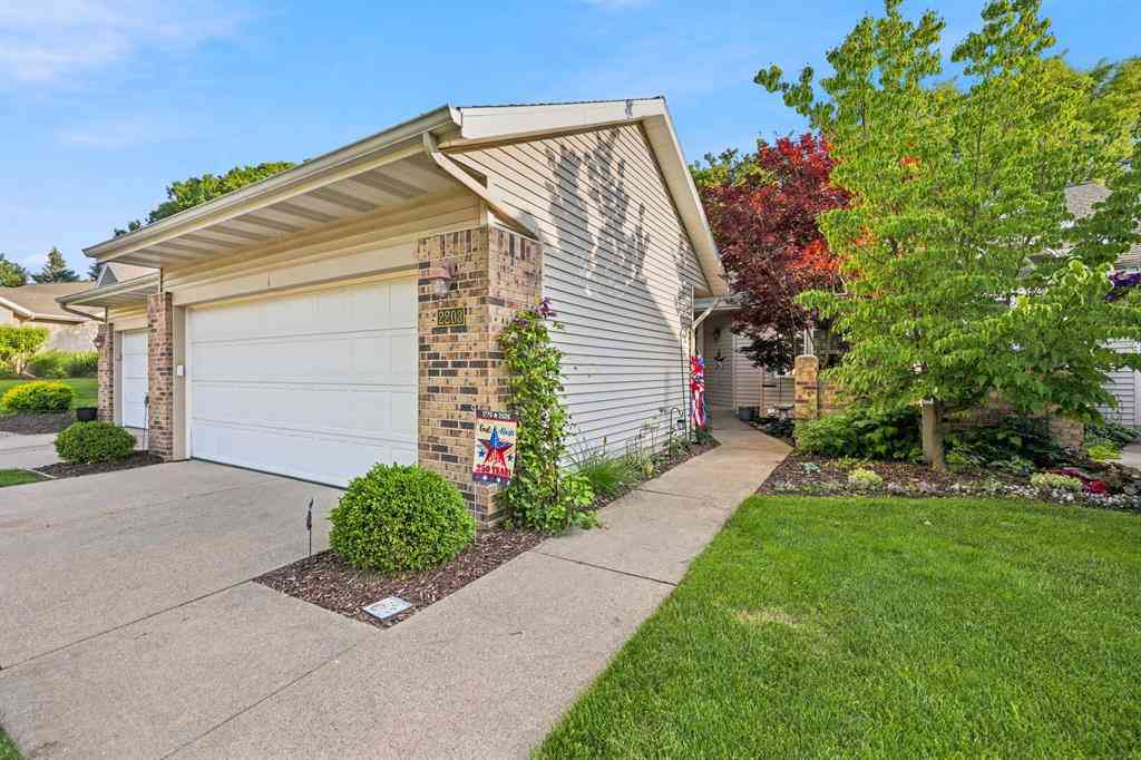 Condo For Sale - 2203 Shetland Drive Ne NE<br/> Grand Rapids, MI 49505