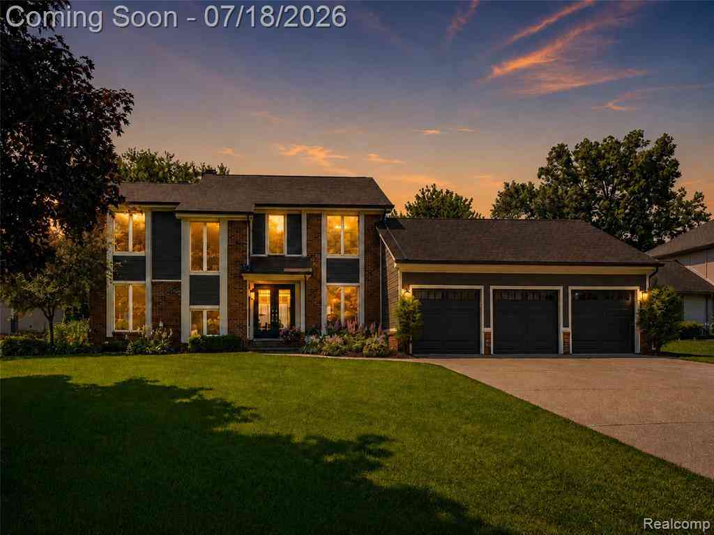 Homes For Sale - 2545 Cedar Key Drive <br/> Lake Orion, MI 48360