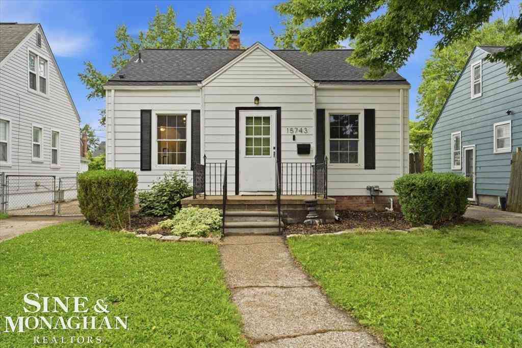 Homes For Sale - 15743 Ash Avenue <br/> Macomb County, Eastpointe, MI 48021