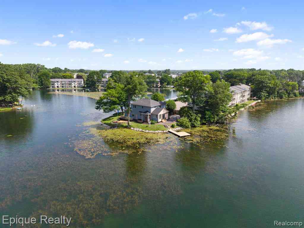 Homes For Sale - 800 Kimberly  <br/> Lake Orion, MI 48362