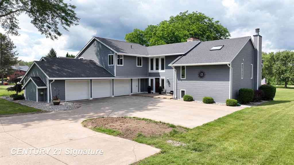 Homes For Sale - 7492 River Road <br/> Flushing, MI 48433