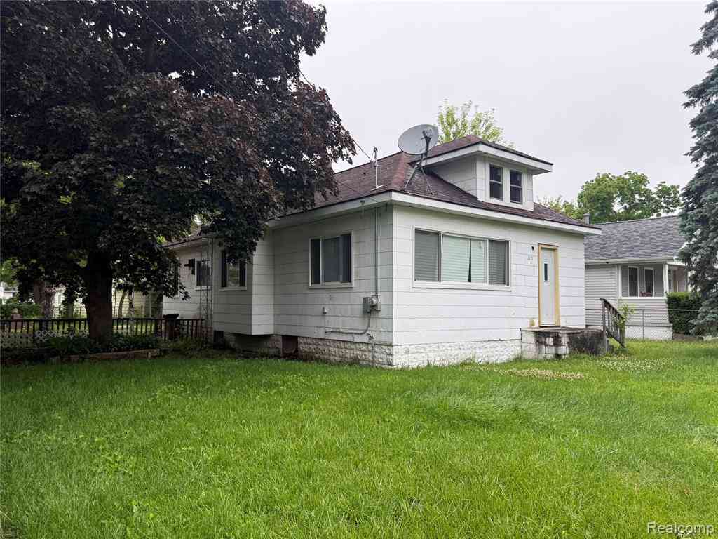 Homes For Sale - 2137 E Buder Avenue <br/> Genesee County, Burton, MI 48529