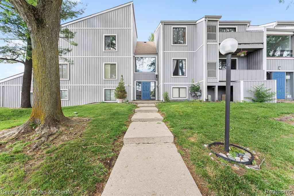 Condo For Sale - 9601 Bayview Drive <br/> Washtenaw County, Ypsilanti, MI 48197