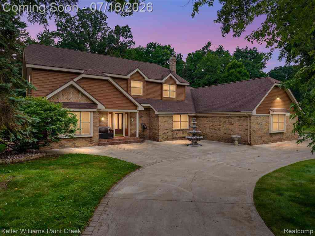 Homes For Sale - 5408 Coral Ridge Drive <br/> Genesee County, Grand Blanc, MI 48439