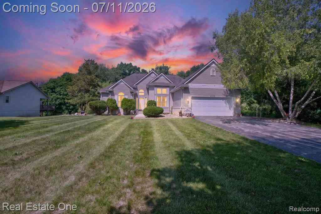 Homes For Sale - 5128 Queensway  <br/> Livingston County, Howell, MI 48843