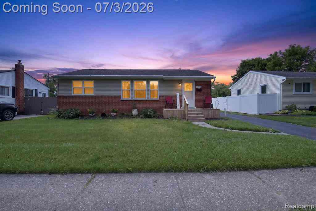 Homes For Sale - 1370 Parkwood Avenue <br/> Washtenaw County, Ypsilanti, MI 48198