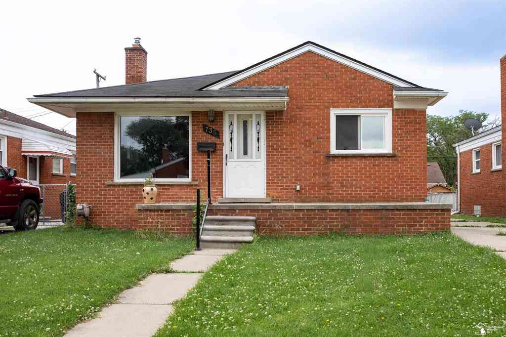 Homes For Sale - 735 Detroit Avenue <br/> Lincoln Park, MI 48146