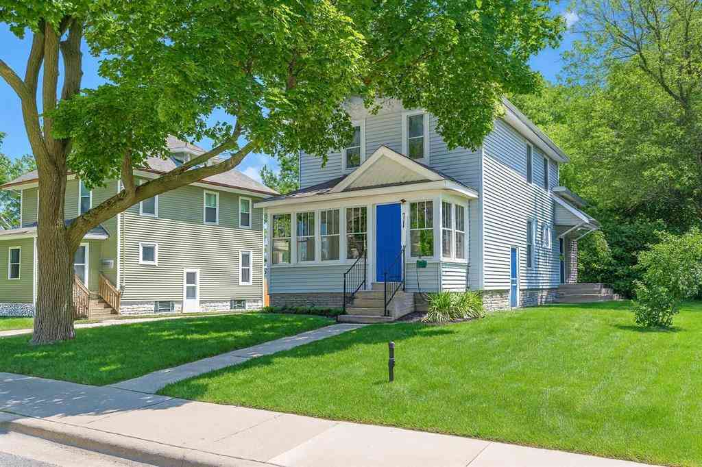 Homes For Sale - 1517 James Street <br/> Kalamazoo, MI 49001