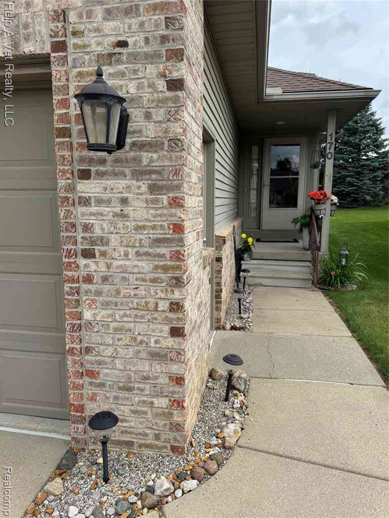 Condo For Sale - 170 Creekwood Circle  #43<br/> Linden, MI 48451