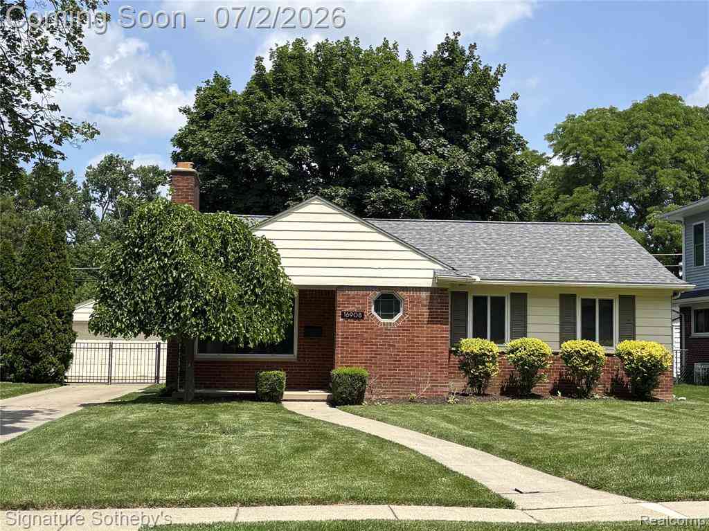 Homes For Sale - 16908 Dunblaine Avenue <br/> Oakland County, Beverly Hills, MI 48025