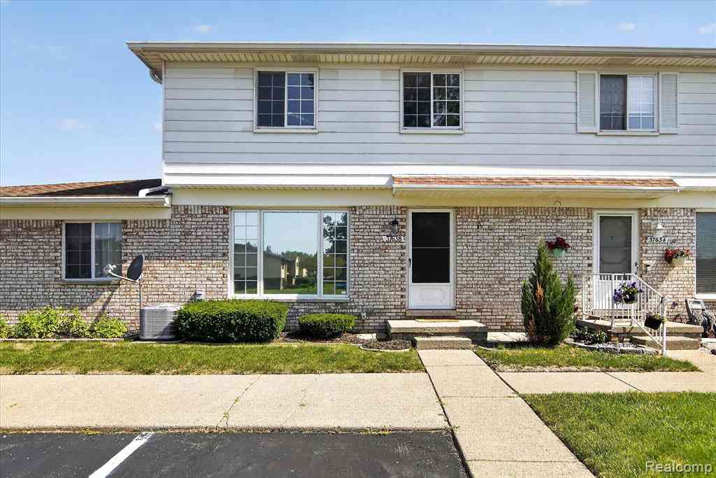 Condo For Sale - 37638 Colonial Drive N N<br/> Westland, MI 48185