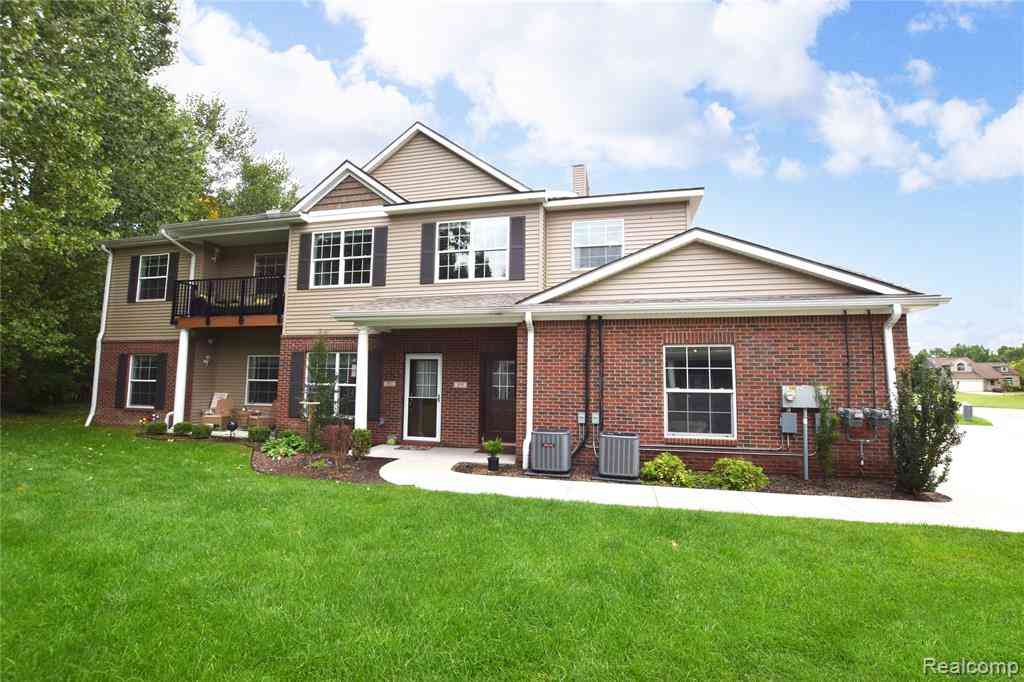 Condo For Sale - 899 Watercress Lane <br/> Genesee County, Fenton, MI 48430
