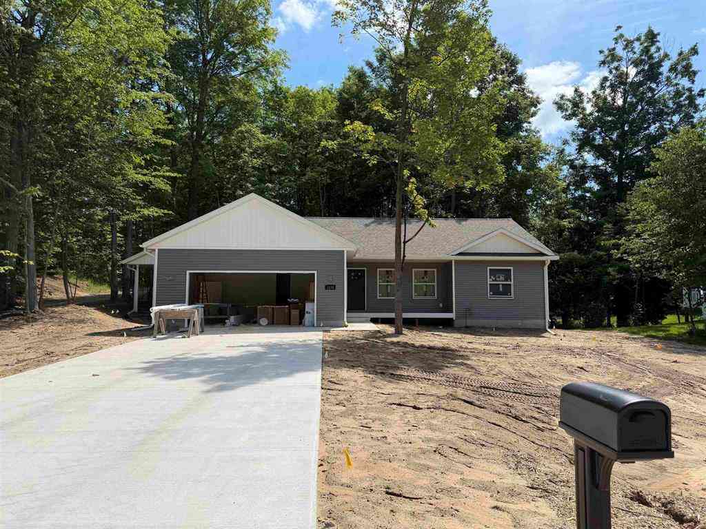 Homes For Sale - 1118 Birmley Estates Drive <br/> Grand Traverse County, Traverse City, MI 49696