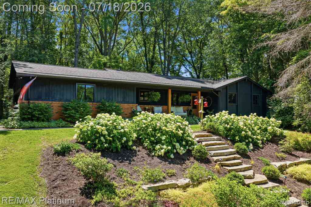 Homes For Sale - 1245 Tracilee Drive <br/> Livingston County, Howell, MI 48843