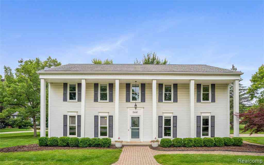 Homes For Sale - 5441 Langlewood Drive <br/> West Bloomfield, MI 48322