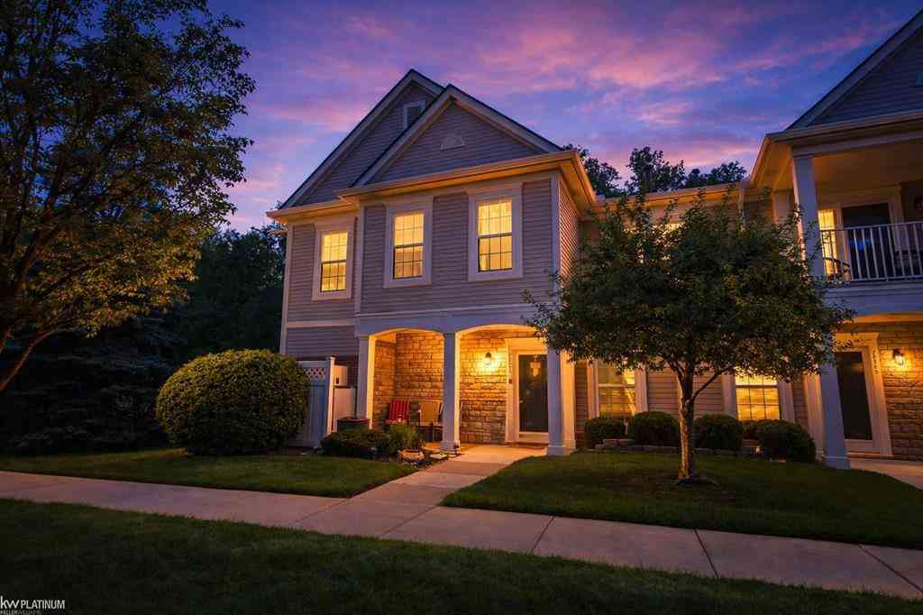 Condo For Sale - 25699 Maritime Cir Circle <br/> Macomb County, Harrison Township, MI 48045