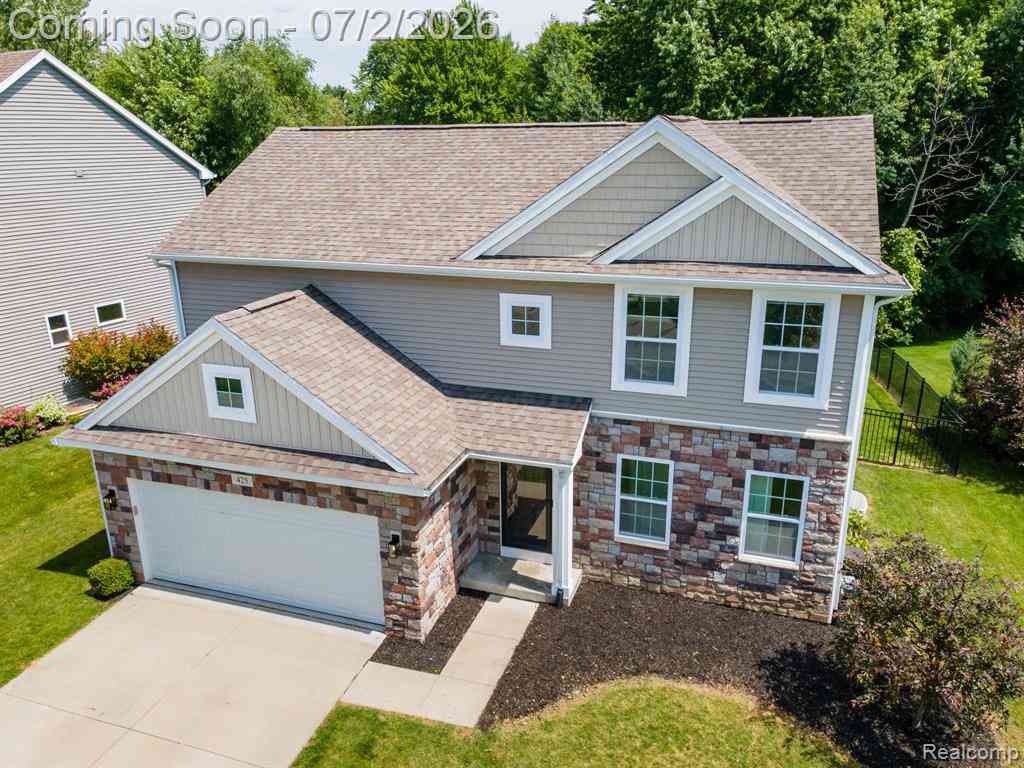 Homes For Sale - 425 Knollwood Drive <br/> Oakland County, Ortonville, MI 48462