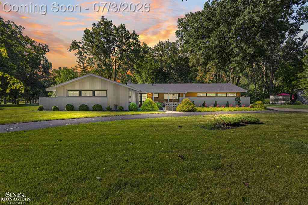 Homes For Sale - 2741 Braeburn Drive <br/> Oakland County, Rochester, MI 48309