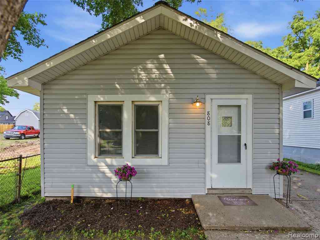 Homes For Sale - 808 Corwin Court <br/> Pontiac, MI 48340