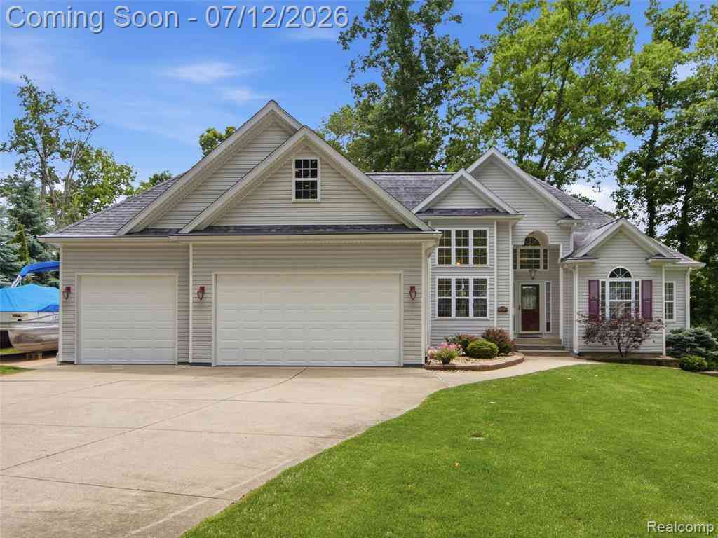 Homes For Sale - 7495 Kovacs Drive <br/> Genesee County, Linden, MI 48451