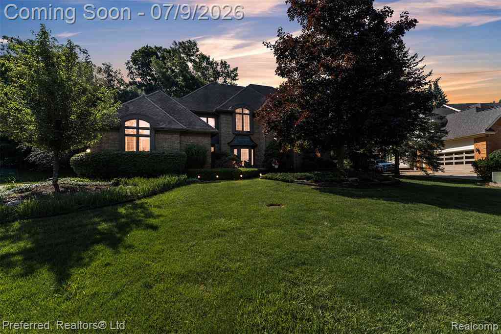 Homes For Sale - 17649 Rolling Woods Circle <br/> Wayne County, Northville, MI 48168