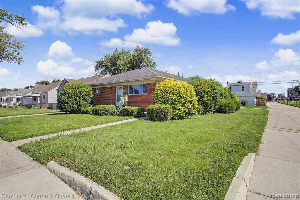 Homes For Sale - 1504 Mclain Avenue <br/> Lincoln Park, MI 48146