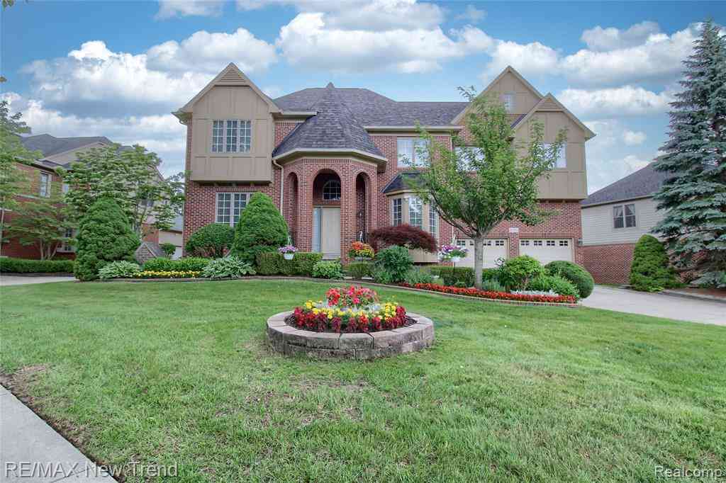 Homes For Sale - 41672 Clemens Circle <br/> Novi, MI 48377
