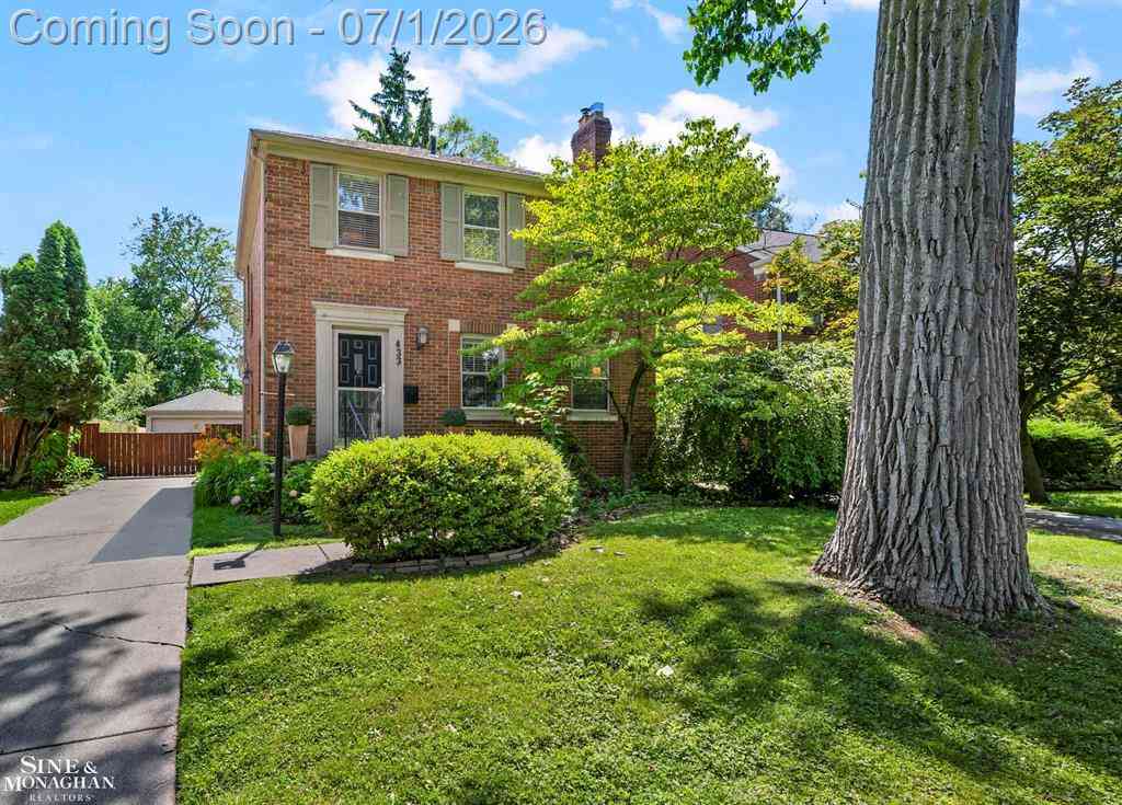 Homes For Sale - 433 Maison Road <br/> Grosse Pointe Farms, MI 48236