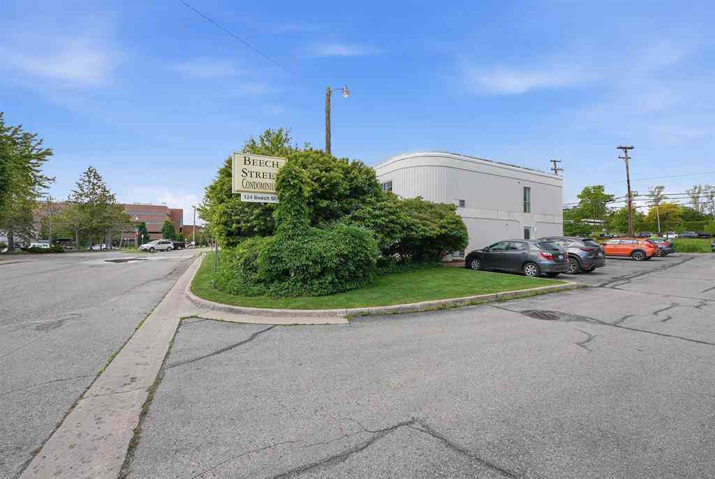 Condo For Sale - 124 Beech  <br/> Grand Traverse County, Traverse City, MI 49684