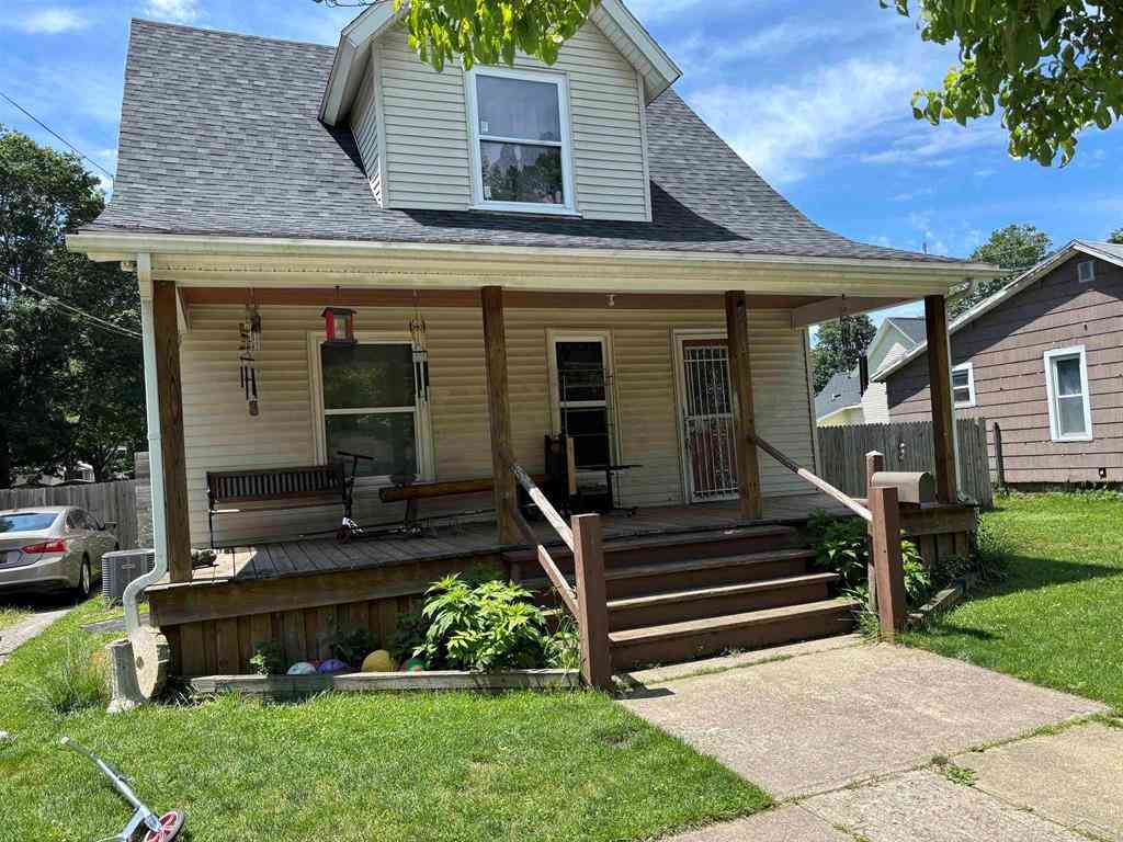 Homes For Sale - 211 James Street <br/> Dowagiac, MI 49047
