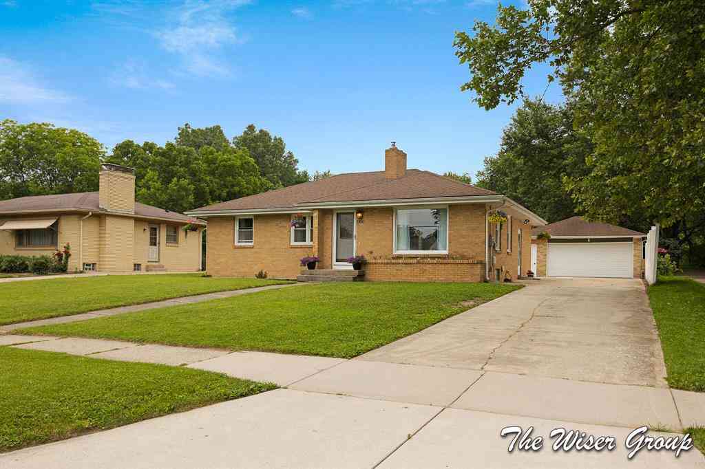 Homes For Sale - 1456 Ball Avenue Ne NE<br/> Grand Rapids, MI 49505