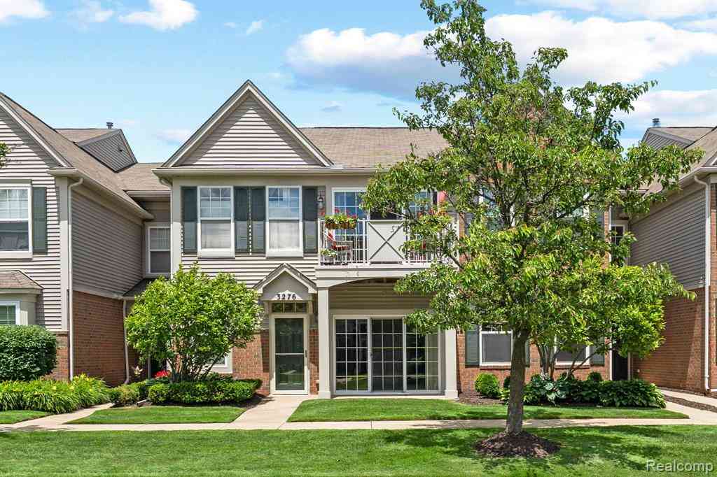 Condo For Sale - 3276 Theodore E   #2<br/> Oakland County, Wixom, MI 48393