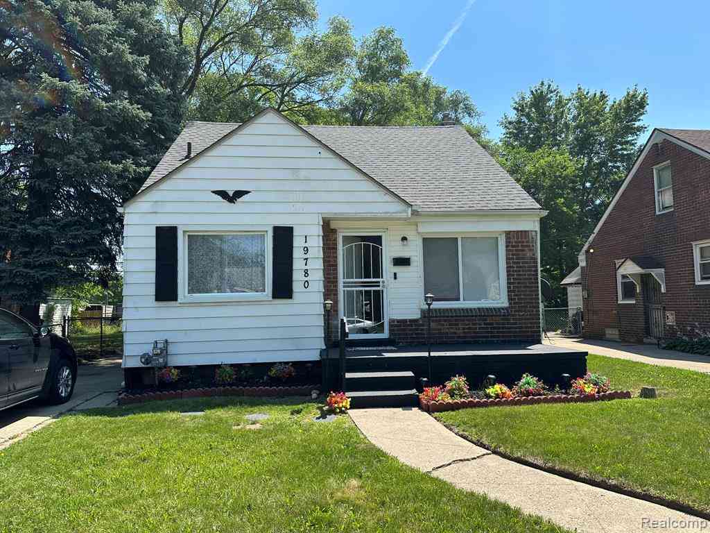 Homes For Sale - 19780 Barlow Street <br/> Wayne County, Detroit, MI 48205