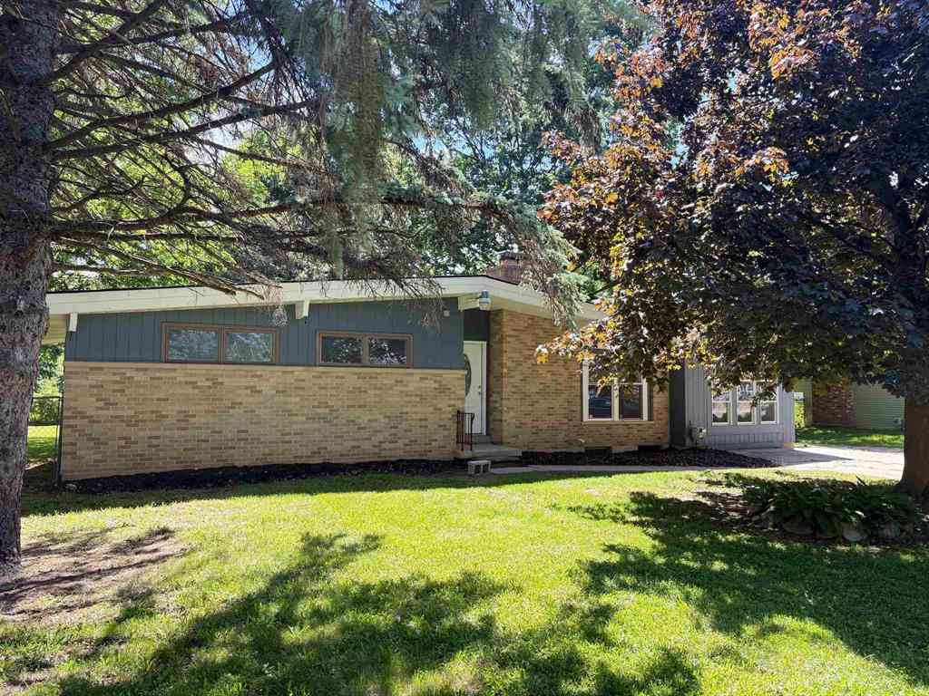 Homes For Sale - 1060 Pawnee Drive <br/> Burton, MI 48509