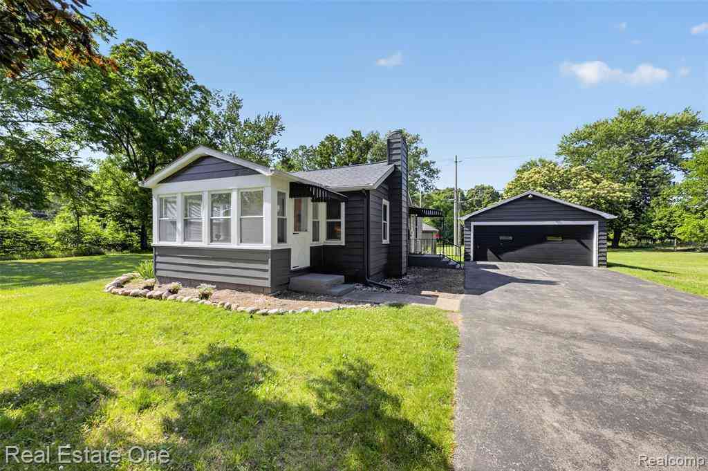 Homes For Sale - 20138 W Old Us Highway 12  <br/> Washtenaw County, Chelsea, MI 48118