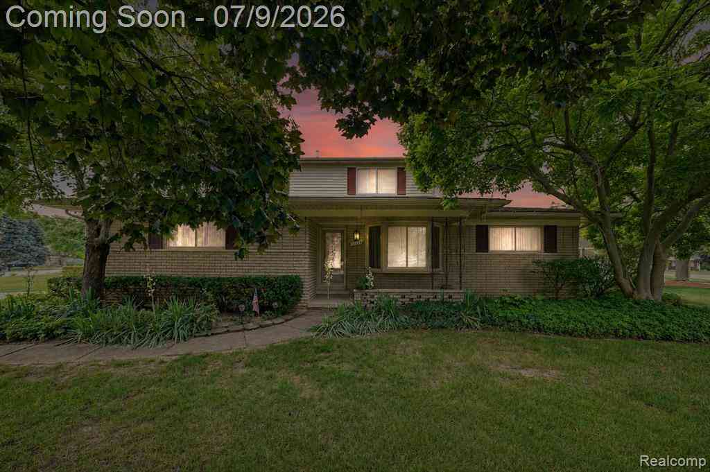 Homes For Sale - 17320 Brill Drive <br/> Macomb County, Clinton Township, MI 48035