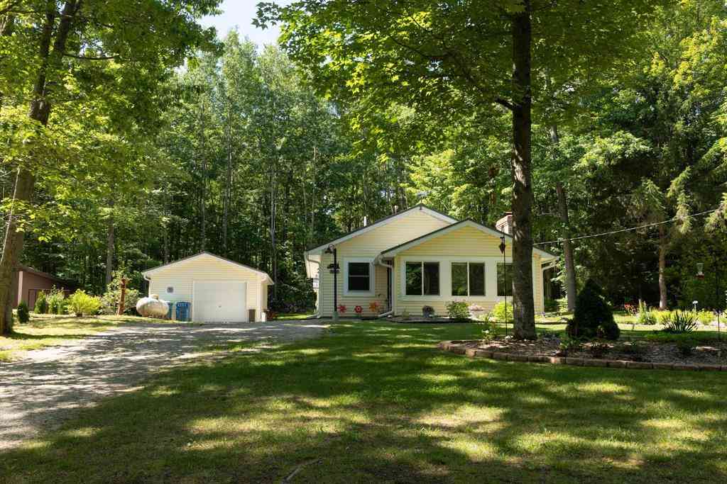 Homes For Sale - 7692 Lakeview Drive <br/> Harrison, MI 48625
