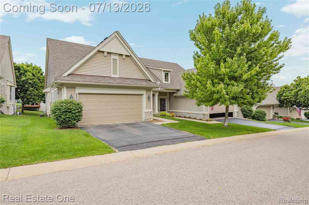 Condo For Sale - 8206 Timber Trail   #82<br/> White Lake, MI 48386