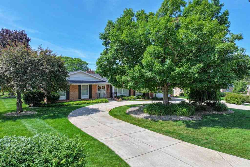 Homes For Sale - 5466 Coral Ridge Drive <br/> Grand Blanc, MI 48439