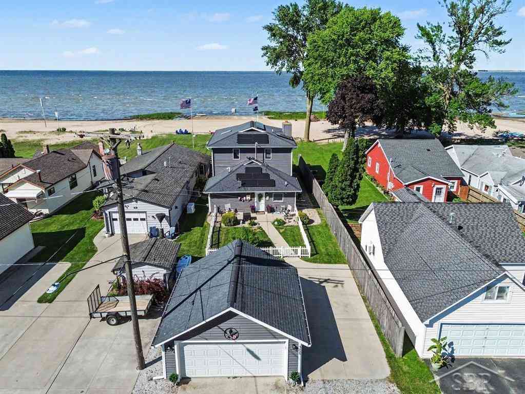 Homes For Sale - 705 Bay Road <br/> Bay County, Bay City, MI 48706