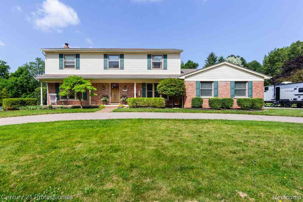 Homes For Sale - 671 Bridgestone Drive <br/> Rochester, MI 48309